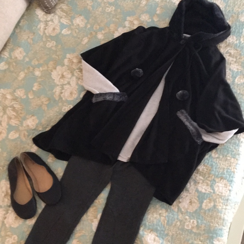 Fur trimmed black fleece cape with button